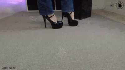 Black Pumps