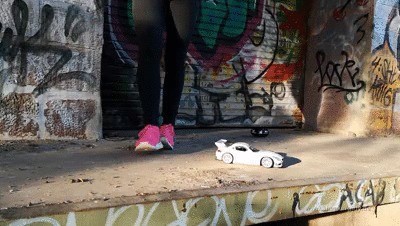 Sneakergirly – Rc Car Crush With Pink Shoes