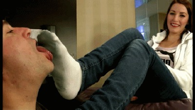 Gianna’s First Foot Fetish Experience – Extended Version